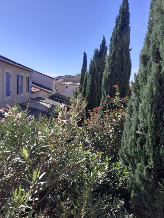 Sous Le Soleil Des Alpilles Διαμέρισμα Mouries Εξωτερικό φωτογραφία